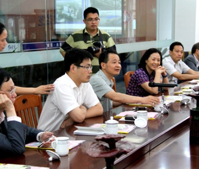 香港貿(mào)發(fā)局經(jīng)貿(mào)代表團(tuán)考察仙客來公司——盛贊仙客來靈芝