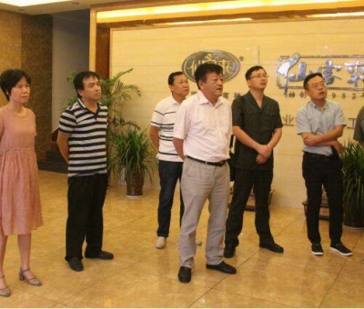 柴桑區(qū)人民法院到沙城工業(yè)園工商聯(lián)分會(huì)會(huì)長(zhǎng)單位仙客來(lái)開展“不忘初心 牢記使命”主題教育活動(dòng)