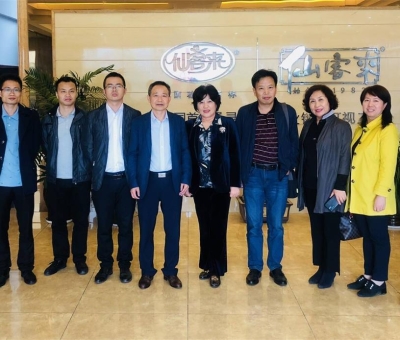 支持少數(shù)民族企業(yè)發(fā)展！延邊大學(xué)草仙藥業(yè)有限公司董事長(zhǎng)李英姬蒞臨江西仙客來公司進(jìn)行合作交流