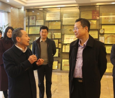 省稅務(wù)局領(lǐng)導(dǎo)送政策、送溫暖！為仙客來公司高質(zhì)量發(fā)展助力