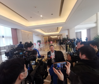 努力推進綠色有機農產品、中醫(yī)藥、文化和旅游等產業(yè)重要基地建設 江西仙客來董事長潘新華參加省十三屆人大五次會議積極建言獻策