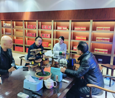 廬山市委常委、副市長袁勇春節(jié)期間赴仙客來招商