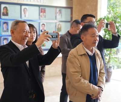 中國醫(yī)師協(xié)會副會長史盛豐蒞臨仙客來參觀指導(dǎo)